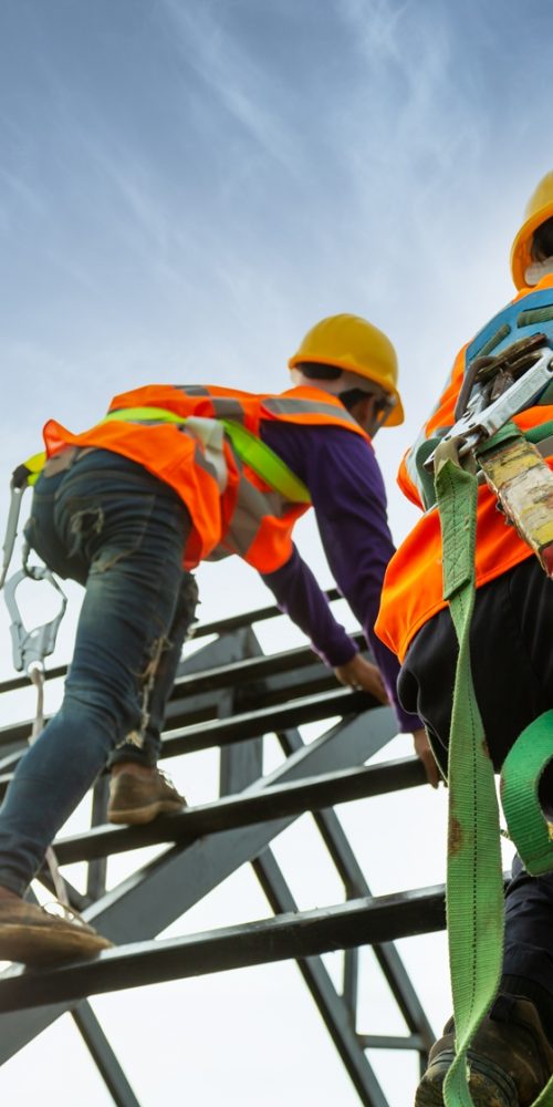 Safety body construction, Working at height equipment. Fall arrestor device for worker with hooks for safety body harness on the roof structure